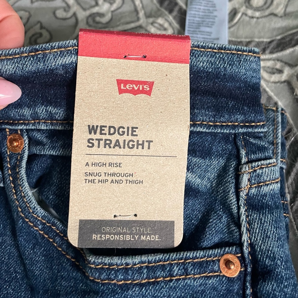 LEVI womens jeans